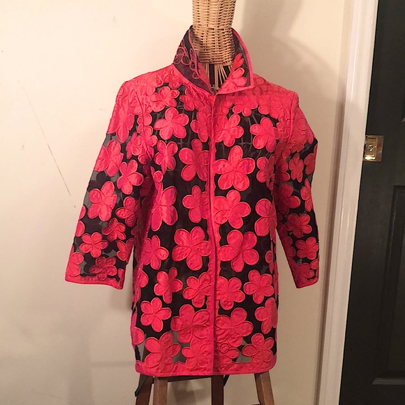 Tops - Marisa Baratelli Coral Top. Great condition.